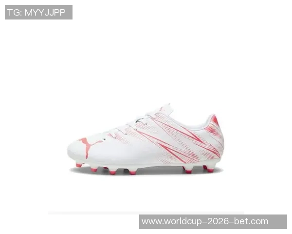 选择合适足球鞋的指南适用于人造草皮的最佳鞋款推荐